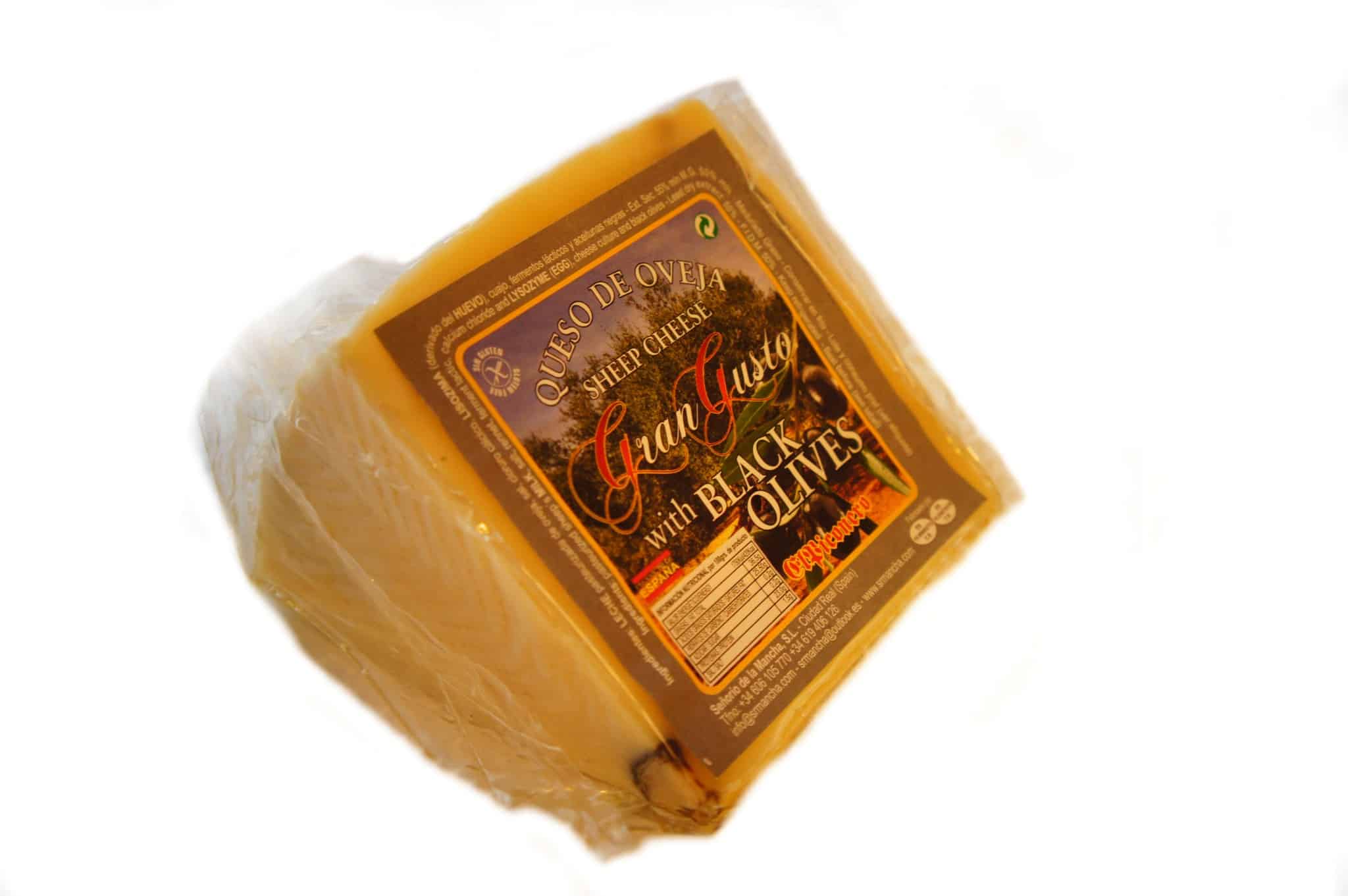 cuña-queso-de-oveja-con-aceitunas